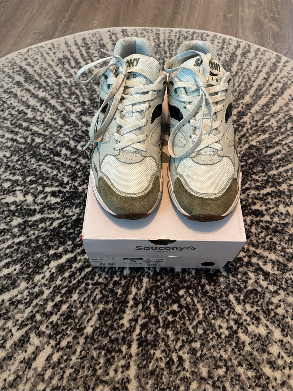 Men’s Saucony Grid Shadow 2 Sneakers in Cream & Olive Green